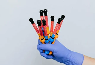 Используем оригинальные материалы для кариеса